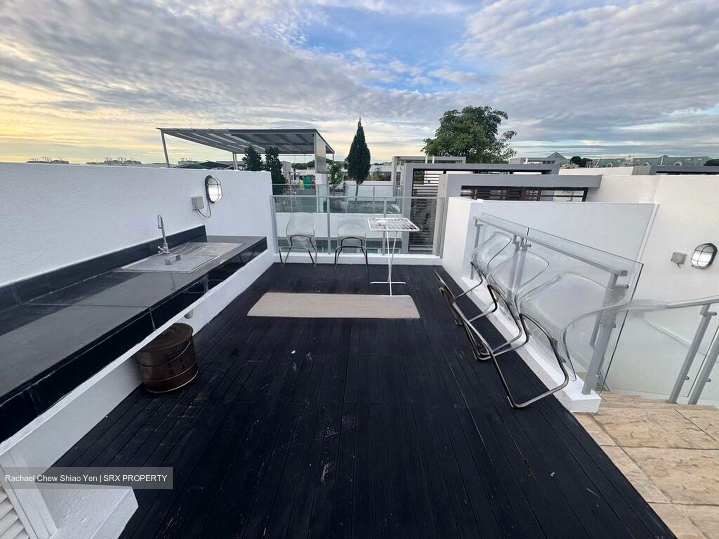 Sunrise Avenue (D28), Terrace #485427531